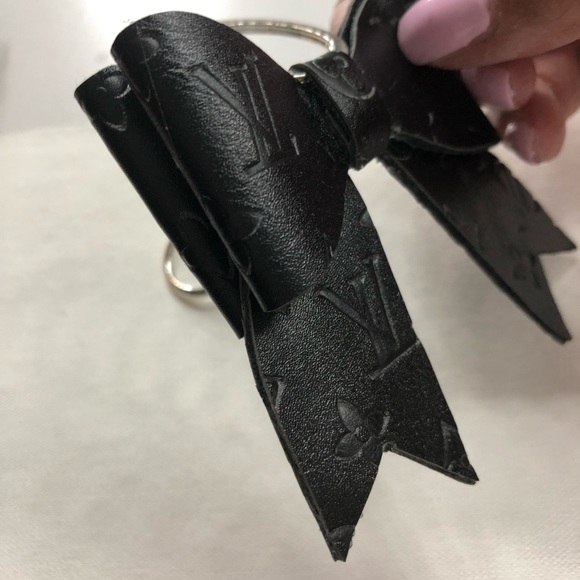 💜 RESTOCKED** Double Sided Bow Keychains - Picture 8 of 10